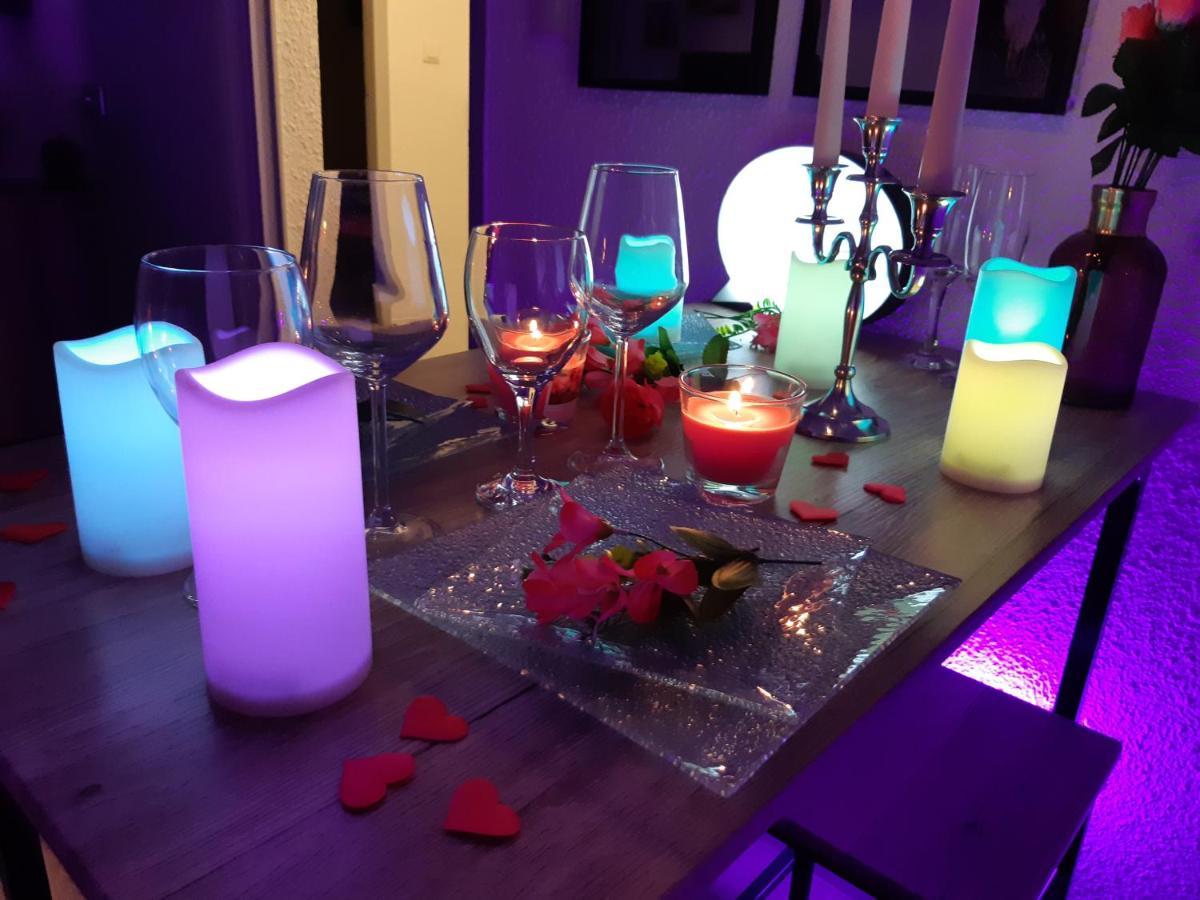 Luxe Sauna Privatif Et Grand Bain Jacuzzi A Deux A Biscarosse Plage Pour Nuit Romantique Avec Decoration Led Et Bougies บิสการ์รอส ภายนอก รูปภาพ