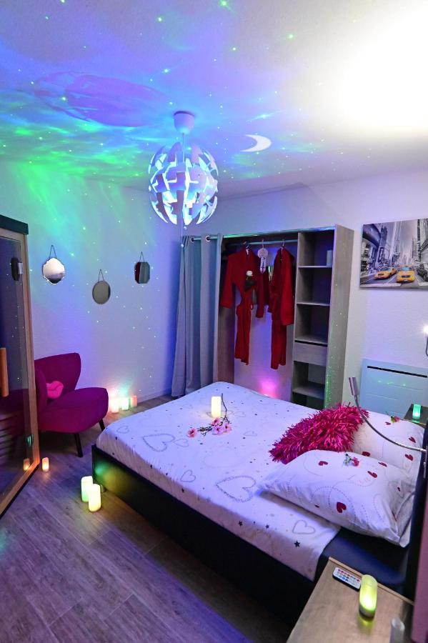 Luxe Sauna Privatif Et Grand Bain Jacuzzi A Deux A Biscarosse Plage Pour Nuit Romantique Avec Decoration Led Et Bougies บิสการ์รอส ภายนอก รูปภาพ